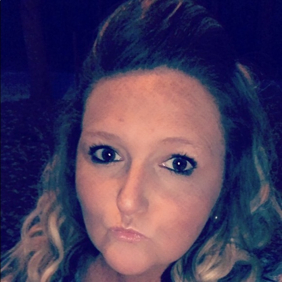 Meet your Posher, Hope - Picture 3 of 3